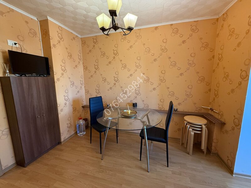 Calea Calarasilor, Str. Matei Basarab, la 1.5 km Piata Unirii, PARCARE+BOXA